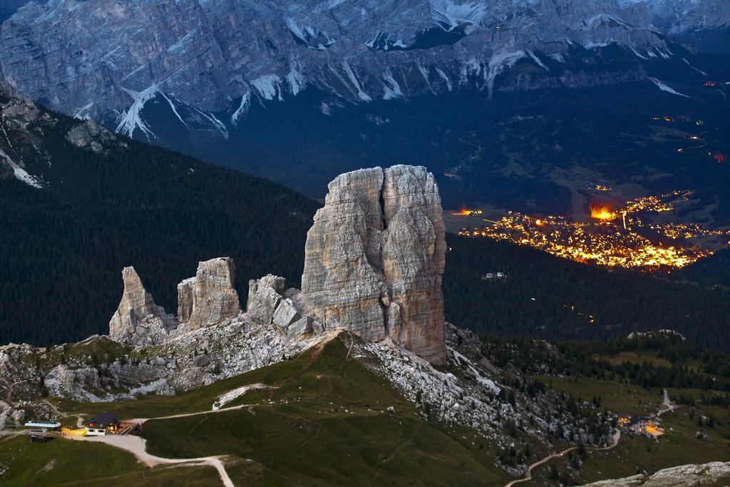 Casa Marmorata Lejlighed Cortina dʼAmpezzo Eksteriør billede